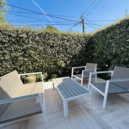 Maison 5 Pièces - Et Commerces à Proximité - Centre - Lb000-055